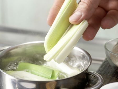 Lauch mit Erdnuss-Sauce Zubereitung Schritt 3 Lauch mit Erdnuss-Sauce Zubereitung Schritt 3