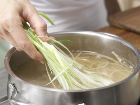 Lauch-Spaghetti mit Thunfischsauce Zubereitung Schritt 6 Lauch-Spaghetti mit Thunfischsauce Zubereitung Schritt 6