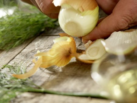 Lengfisch auf Kümmel-Spitzkohl Zubereitung Schritt 1 Lengfisch auf Kümmel-Spitzkohl Zubereitung Schritt 1