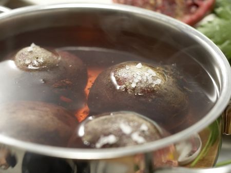 Libanesischer Rote-Bete-Salat Zubereitung Schritt 1 Libanesischer Rote-Bete-Salat Zubereitung Schritt 1