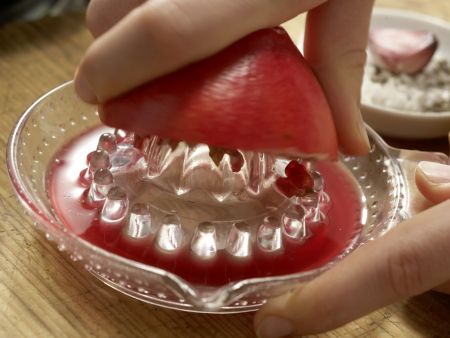 Libanesischer Rote-Bete-Salat Zubereitung Schritt 2 Libanesischer Rote-Bete-Salat Zubereitung Schritt 2