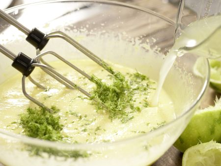 Limetten-Baiser-Kuchen Zubereitung Schritt 4 Limetten-Baiser-Kuchen Zubereitung Schritt 4