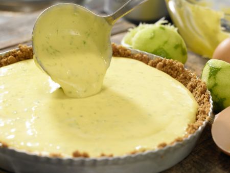 Limetten-Baiser-Kuchen Zubereitung Schritt 5 Limetten-Baiser-Kuchen Zubereitung Schritt 5