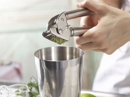 Limetten-Ingwer-Cocktail Zubereitung Schritt 1 Limetten-Ingwer-Cocktail Zubereitung Schritt 1