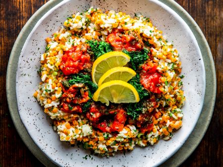 Linsenreis mit Spinat-Tomatensauce