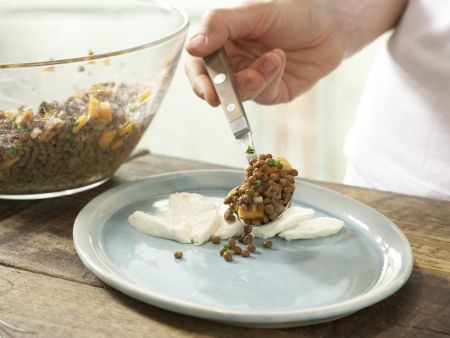 Linsensalat auf Mozzarella Zubereitung Schritt 7 Linsensalat auf Mozzarella Zubereitung Schritt 7