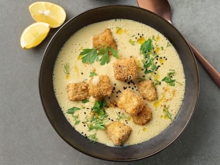 Linsensuppe mit Dukkah-Tofu