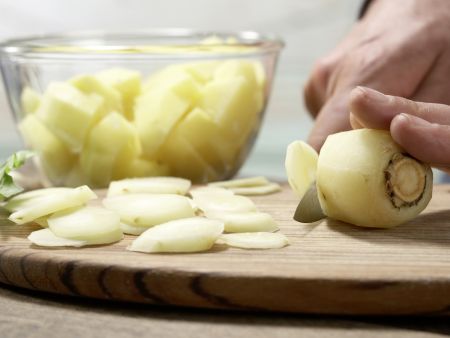 Löwenzahn-Kartoffel-Püree Zubereitung Schritt 1 Löwenzahn-Kartoffel-Püree Zubereitung Schritt 1