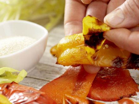 Löwenzahnsalat mit Ziegenkäsetalern Zubereitung Schritt 2 Löwenzahnsalat mit Ziegenkäsetalern Zubereitung Schritt 2