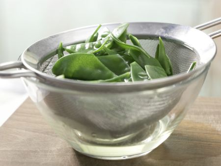 Mairübensalat mit Sprossen Zubereitung Schritt 3 Mairübensalat mit Sprossen Zubereitung Schritt 3