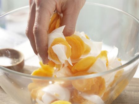 Mairübensalat mit Sprossen Zubereitung Schritt 6 Mairübensalat mit Sprossen Zubereitung Schritt 6