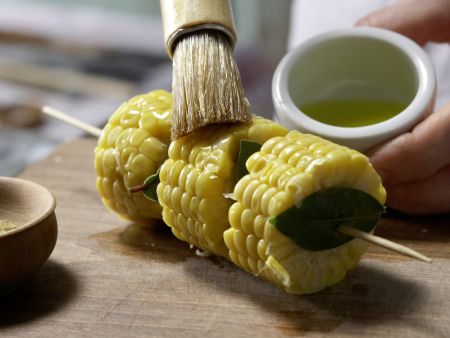 Mais-Lorbeer-Spieße Zubereitung Schritt 3 Mais-Lorbeer-Spieße Zubereitung Schritt 3