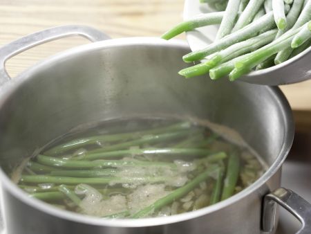 Makkaroni mit Gemüse-Ragout Zubereitung Schritt 1 Makkaroni mit Gemüse-Ragout Zubereitung Schritt 1