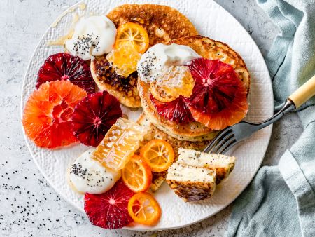 Mandel-Mohn-Pancakes mit Zitrusfrüchten