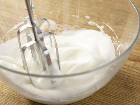 Mandelmakronen mit Datteln Zubereitung Schritt 3 Mandelmakronen mit Datteln Zubereitung Schritt 3