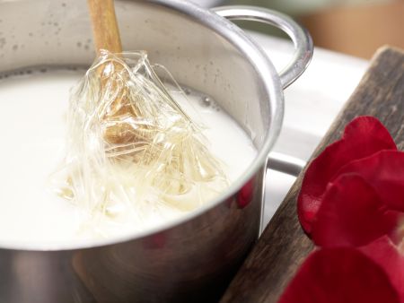 Mandelmilch-Gelee Zubereitung Schritt 3 Mandelmilch-Gelee Zubereitung Schritt 3
