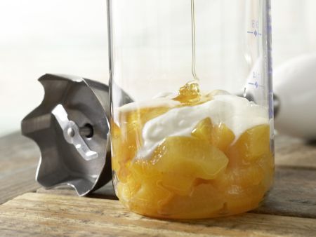 Mango-Joghurt-Mix Zubereitung Schritt 2 Mango-Joghurt-Mix Zubereitung Schritt 2