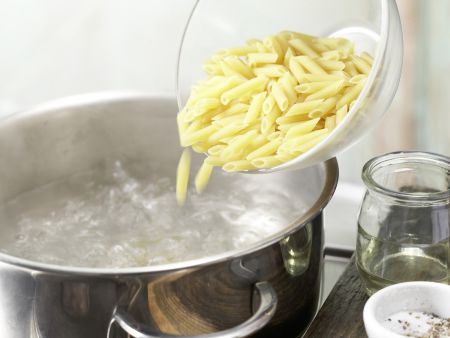 Mango-Lauch-Pasta Zubereitung Schritt 1 Mango-Lauch-Pasta Zubereitung Schritt 1