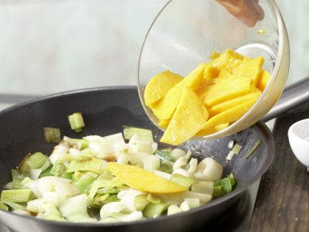 Mango-Lauch-Pasta Zubereitung Schritt 5 Mango-Lauch-Pasta Zubereitung Schritt 5