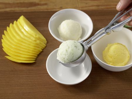 Mango-, Minz-, Zitroneneis Zubereitung Schritt 12 Mango-, Minz-, Zitroneneis Zubereitung Schritt 12