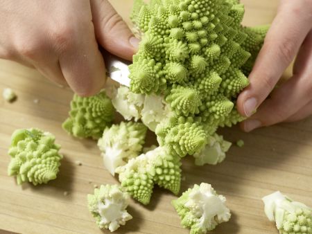 Marinierter Romanesco auf Feldsalat Zubereitung Schritt 1 Marinierter Romanesco auf Feldsalat Zubereitung Schritt 1