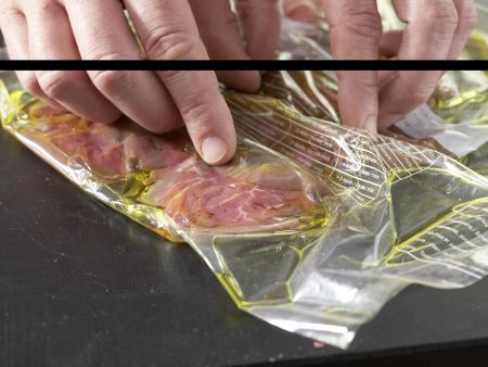 Mariniertes Rinderfilet auf Blattsalat Zubereitung Schritt 2 Mariniertes Rinderfilet auf Blattsalat Zubereitung Schritt 2