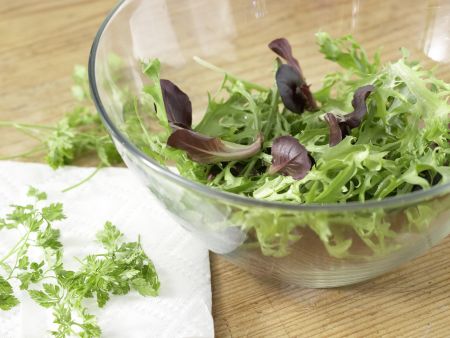 Mariniertes Rinderfilet auf Blattsalat Zubereitung Schritt 3 Mariniertes Rinderfilet auf Blattsalat Zubereitung Schritt 3