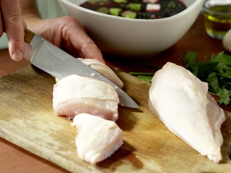 Geschmortes Hähnchen in Rotwein Zubereitung Schritt 2 Geschmortes Hähnchen in Rotwein Zubereitung Schritt 2