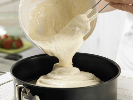 Marmorierte Erdbeertorte Zubereitung Schritt 5 Marmorierte Erdbeertorte Zubereitung Schritt 5
