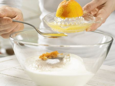 Marmorierte Erdbeertorte Zubereitung Schritt 9 Marmorierte Erdbeertorte Zubereitung Schritt 9