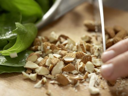 Marokkanischer Spinatsalat Zubereitung Schritt 1 Marokkanischer Spinatsalat Zubereitung Schritt 1