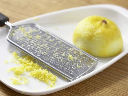 Maronenpilze mit Kräuter-Nuss-Kruste Zubereitung Schritt 2 Maronenpilze mit Kräuter-Nuss-Kruste Zubereitung Schritt 2