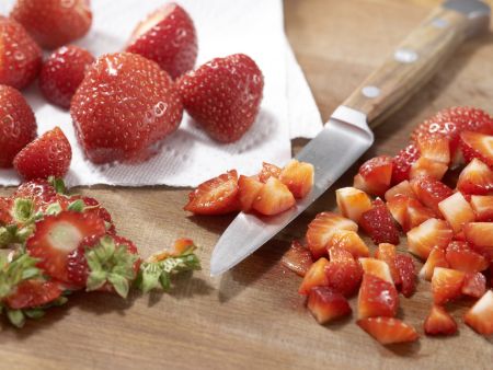 Melonen-Mozzarella-Salat Zubereitung Schritt 5 Melonen-Mozzarella-Salat Zubereitung Schritt 5