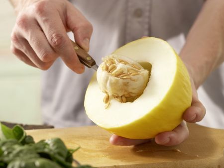Melonen-Spinat-Saft Zubereitung Schritt 1 Melonen-Spinat-Saft Zubereitung Schritt 1