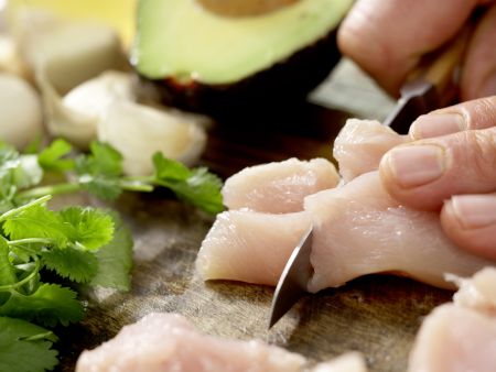 Mexikanische Limettensuppe Zubereitung Schritt 1 Mexikanische Limettensuppe Zubereitung Schritt 1