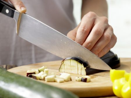 Minipizzen mit Paprikagemüse Zubereitung Schritt 3 Minipizzen mit Paprikagemüse Zubereitung Schritt 3