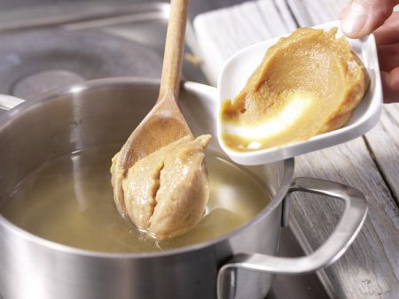 Miso-Suppe Zubereitung Schritt 7 Miso-Suppe Zubereitung Schritt 7