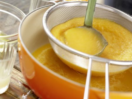Möhren-Ingwer-Suppe Zubereitung Schritt 5 Möhren-Ingwer-Suppe Zubereitung Schritt 5
