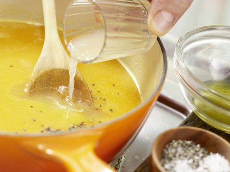 Möhren-Ingwer-Suppe Zubereitung Schritt 6 Möhren-Ingwer-Suppe Zubereitung Schritt 6