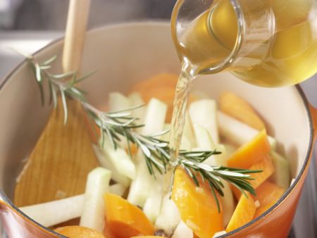Möhren-Kohlrabi-Gratin Zubereitung Schritt 4 Möhren-Kohlrabi-Gratin Zubereitung Schritt 4