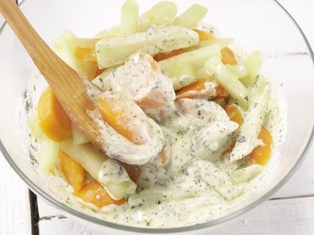 Möhren-Kohlrabi-Gratin Zubereitung Schritt 6 Möhren-Kohlrabi-Gratin Zubereitung Schritt 6