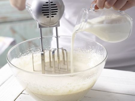 Möhren-Mandel-Muffins "Kronjuwelen" Zubereitung Schritt 1 Möhren-Mandel-Muffins "Kronjuwelen" Zubereitung Schritt 1