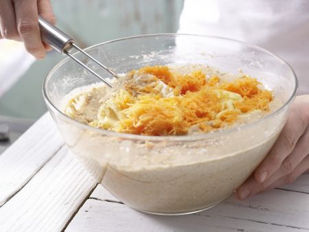 Möhren-Mandel-Muffins "Kronjuwelen" Zubereitung Schritt 4 Möhren-Mandel-Muffins "Kronjuwelen" Zubereitung Schritt 4
