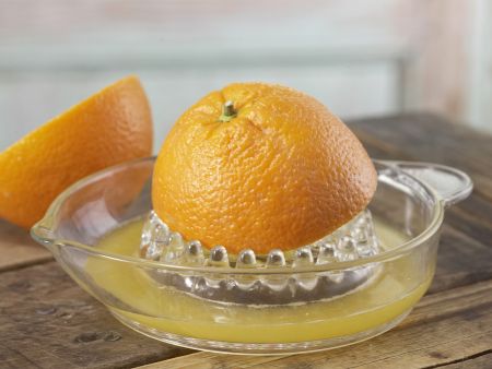 Möhren-Orangen-Suppe Zubereitung Schritt 4 Möhren-Orangen-Suppe Zubereitung Schritt 4