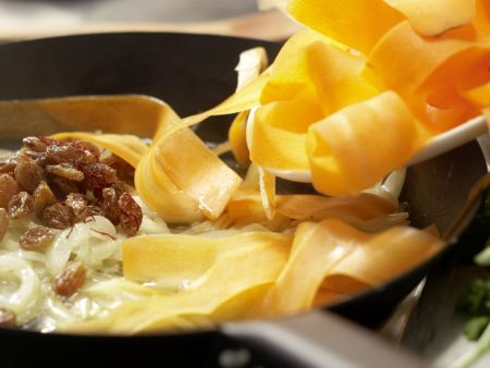 Möhren-Pasta Zubereitung Schritt 5 Möhren-Pasta Zubereitung Schritt 5