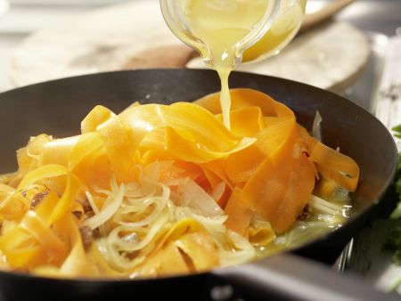 Möhren-Pasta Zubereitung Schritt 6 Möhren-Pasta Zubereitung Schritt 6