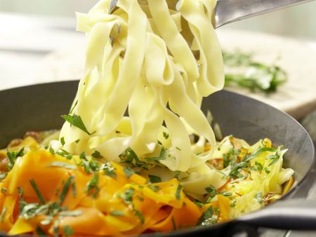 Möhren-Pasta Zubereitung Schritt 8 Möhren-Pasta Zubereitung Schritt 8