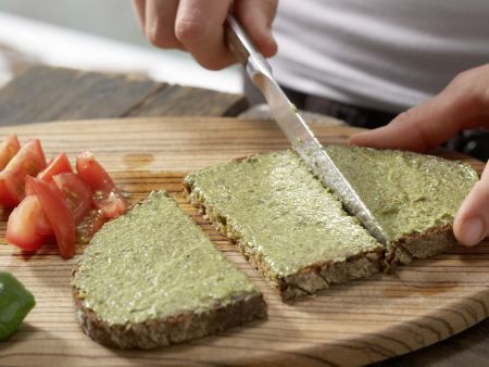 Mozzarellabrot mit Orangenschorle Zubereitung Schritt 4 Mozzarellabrot mit Orangenschorle Zubereitung Schritt 4