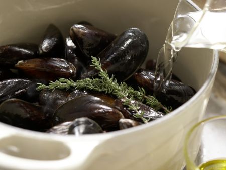 Muschelsuppe Zubereitung Schritt 1 Muschelsuppe Zubereitung Schritt 1