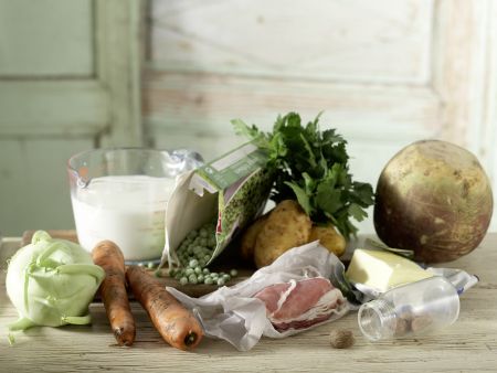 Norddeutscher Milch-Gemüse-Topf Zubereitung Schritt 1 Norddeutscher Milch-Gemüse-Topf Zubereitung Schritt 1